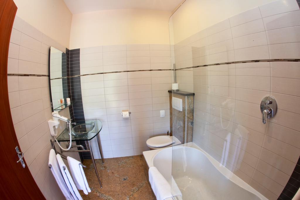 Roof Of Africa Hotel Windhoek Chambre photo
