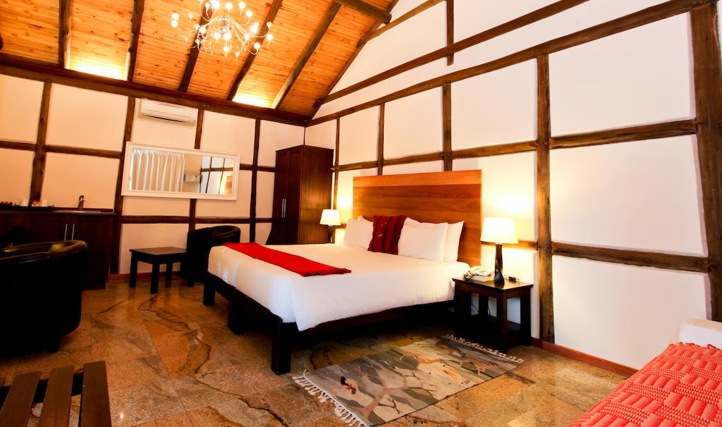 Roof Of Africa Hotel Windhoek Extérieur photo