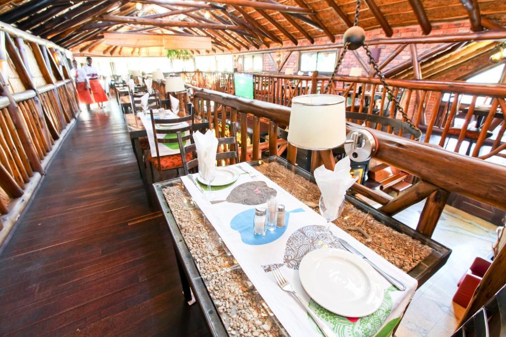 Roof Of Africa Hotel Windhoek Extérieur photo